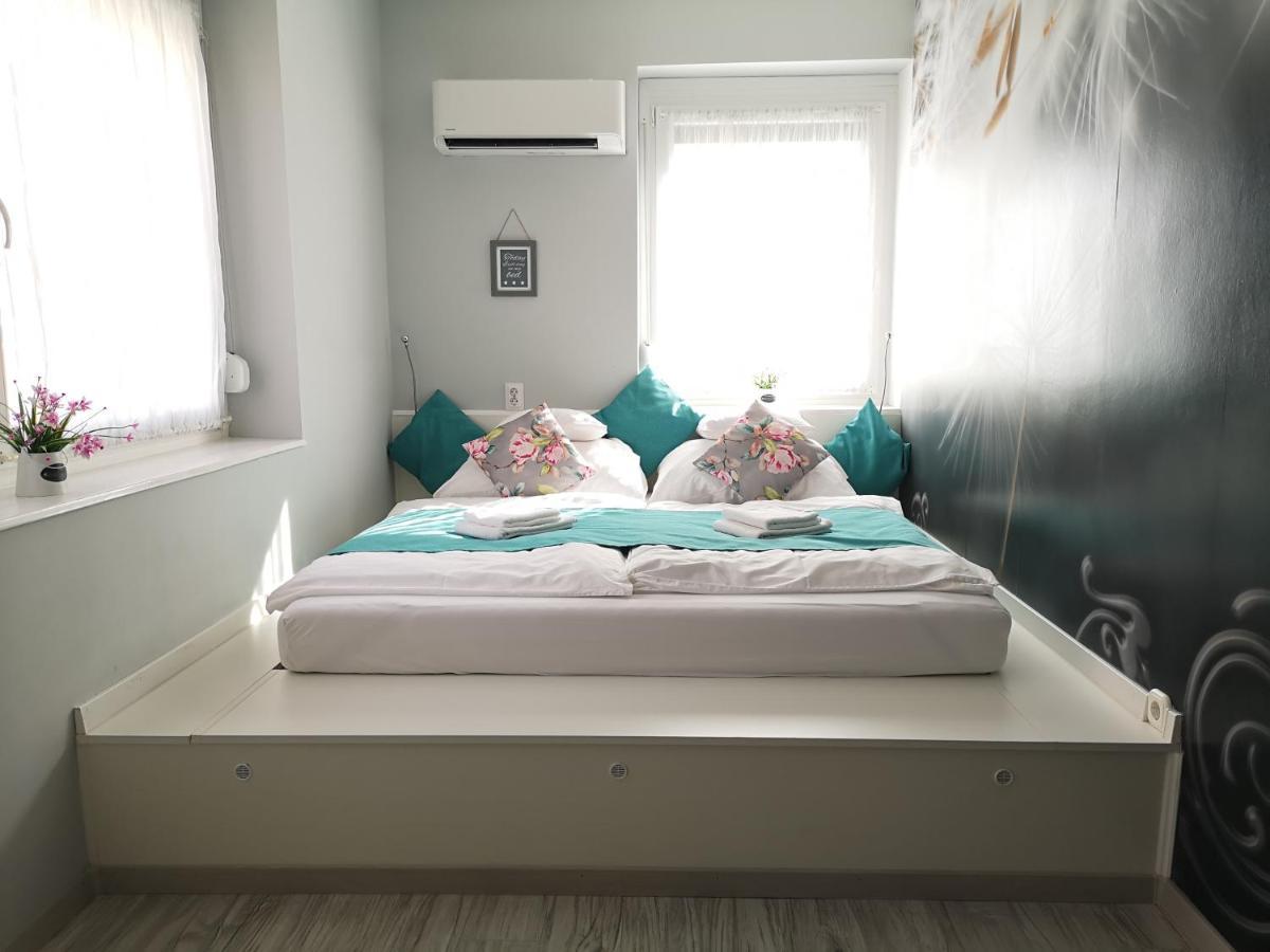 Centrum Luxus Apartman Makó Exteriör bild