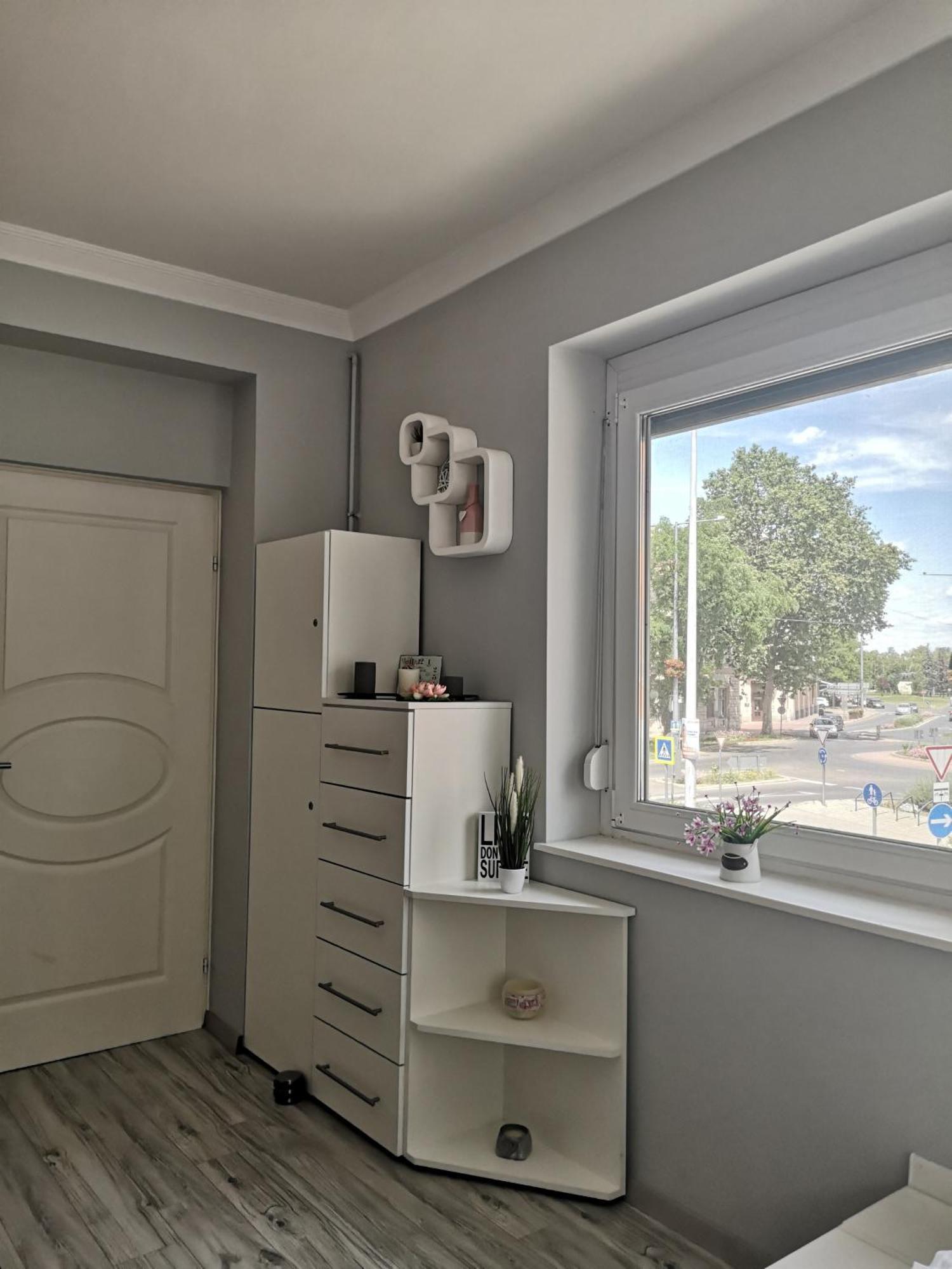 Centrum Luxus Apartman Makó Exteriör bild